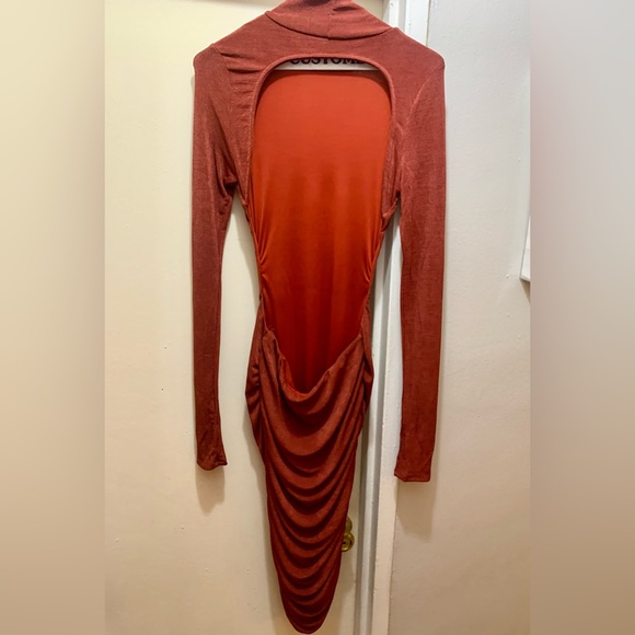 Mila Midi Backless Dress - Picture 4 of 7